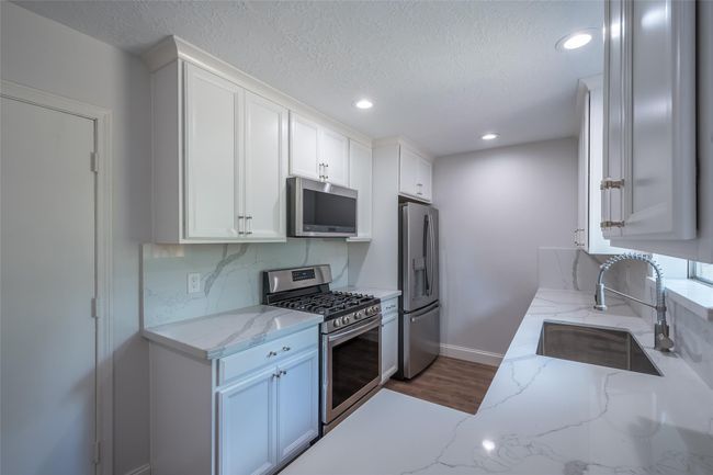 3515 Lake Ridge Bnd, House other with 3 bedrooms, 2 bathrooms and null parking in Spring TX | Image 9