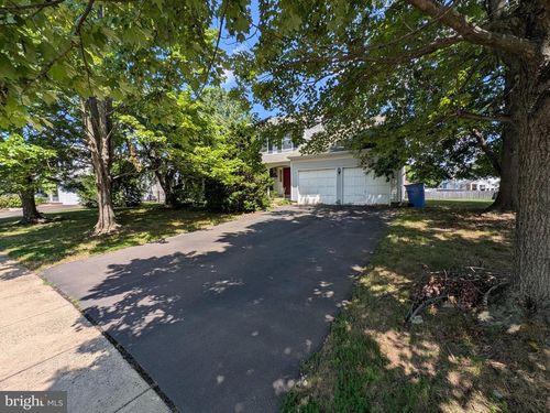 2622 Woodsview Dr, BENSALEM, PA, 19020-6015 | Card Image