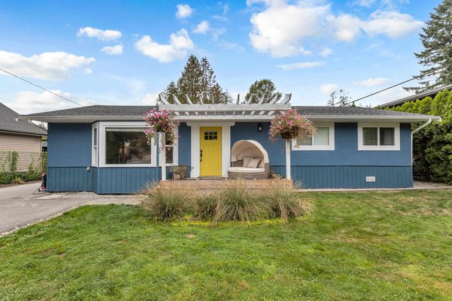 12033 261 St, House other with 4 bedrooms, 3 bathrooms and 8 parking in Maple Ridge BC | Image 4