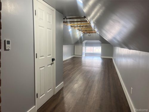 studio-3rd-floor-132 Pilgrim Street, Highland Park, MI, 48203 | Card Image