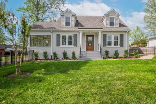 404 Murrell St, Dickson, TN, 37055-1221 | Card Image