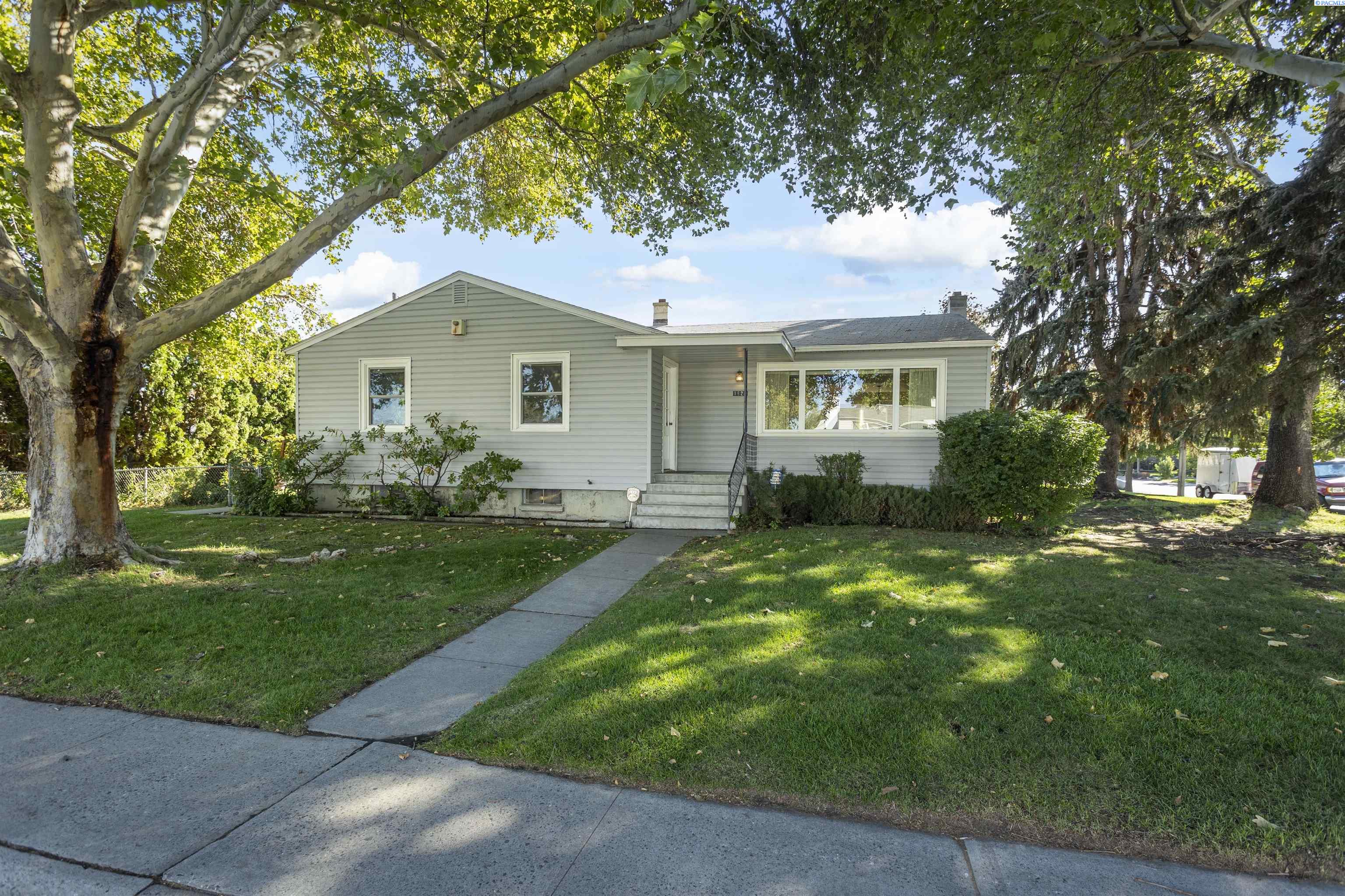 Howell Ave, Richland, WA 99354