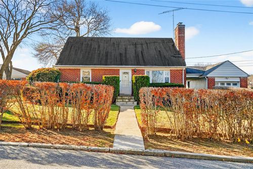 10 Sciortino Pl, White Plains, NY, 10607-1909 | Card Image