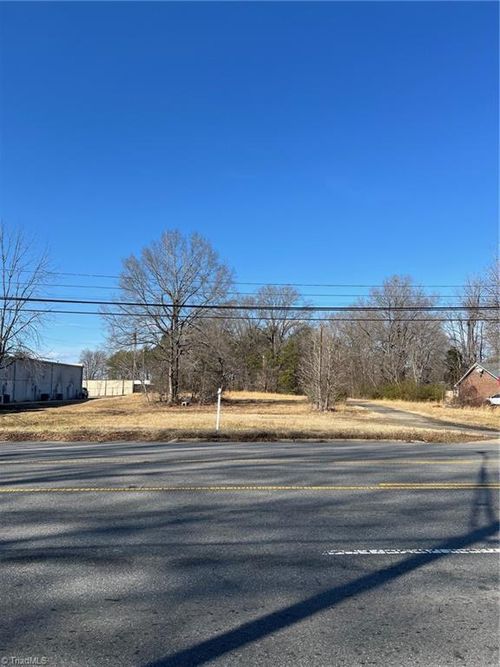 313 E Meadow Rd, Eden, NC, 27288-3427 | Card Image