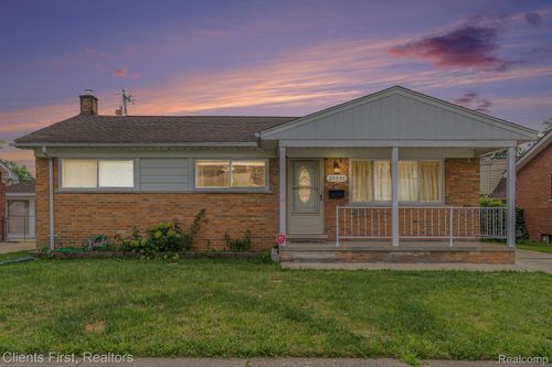20891 Crestmont Ln, Dearborn Heights, MI, 48127-2624 | Card Image