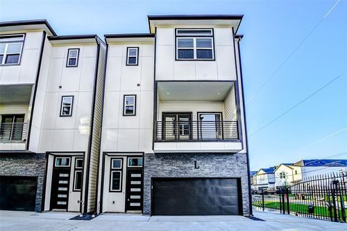 b-1913 Hoskins Dr, Houston, TX, 77080-5417 | Card Image