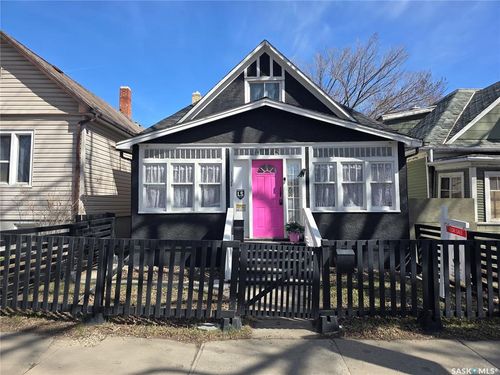 1124 Victoria Ave, Regina, SK, S4P0N7 | Card Image