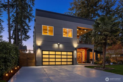 14614 Se 20th St, Bellevue, WA, 98007-6810 | Card Image