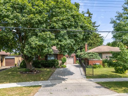 169 Thistle Down Blvd, Etobicoke, ON, M9V1J7 | Card Image