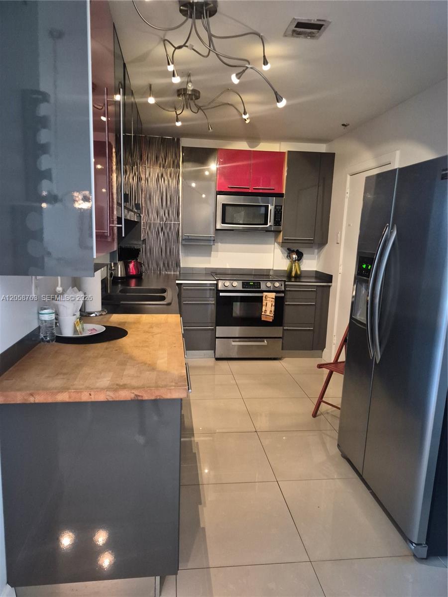 Residential in Hollywood 4