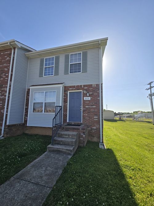 223 Tree Line Dr, Oak Grove, KY, 42262-7200 | Card Image