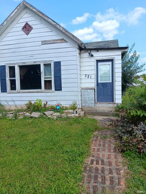 321 N Chicago Ave, Brazil, IN, 47834-2026 | Card Image