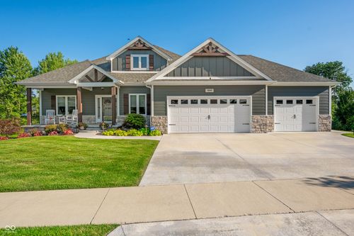 5069 Stonehaven Ln, Columbus, IN, 47201-5694 | Card Image