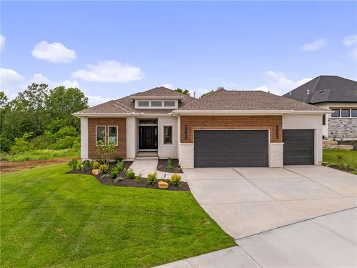 11216 S Gleason Rd, Olathe, KS, 66061 | Card Image