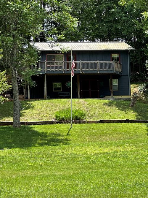 135 River Place Rd, Galax, VA, 24333-2467 | Card Image