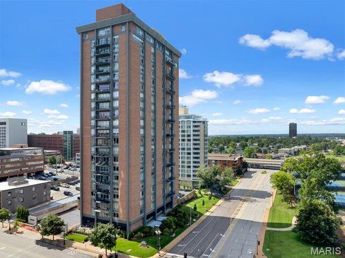 14c-200 S Brentwood Boulevard S, Clayton, MO, 63105 | Card Image