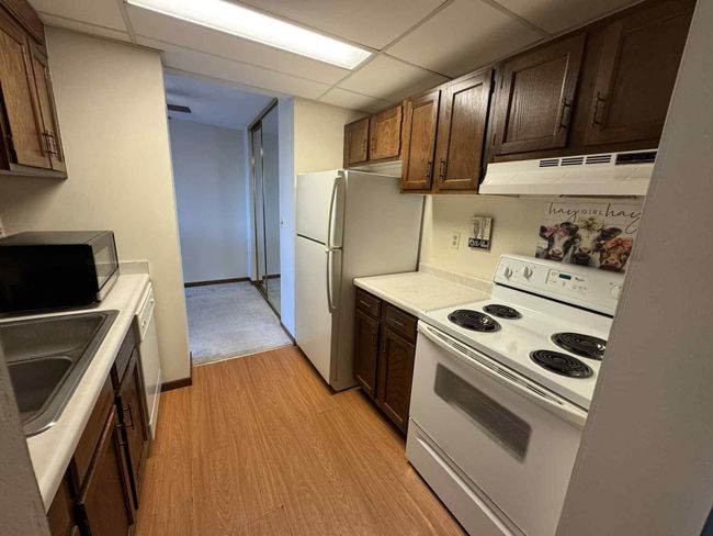 Unit's kitchen.jpg | Image 9