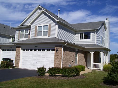 490 Dancer Ln, Oswego, IL, 60543-4017 | Card Image
