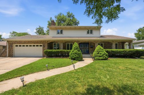 9218 Greenwood Ave, Munster, IN, 46321-3305 | Card Image