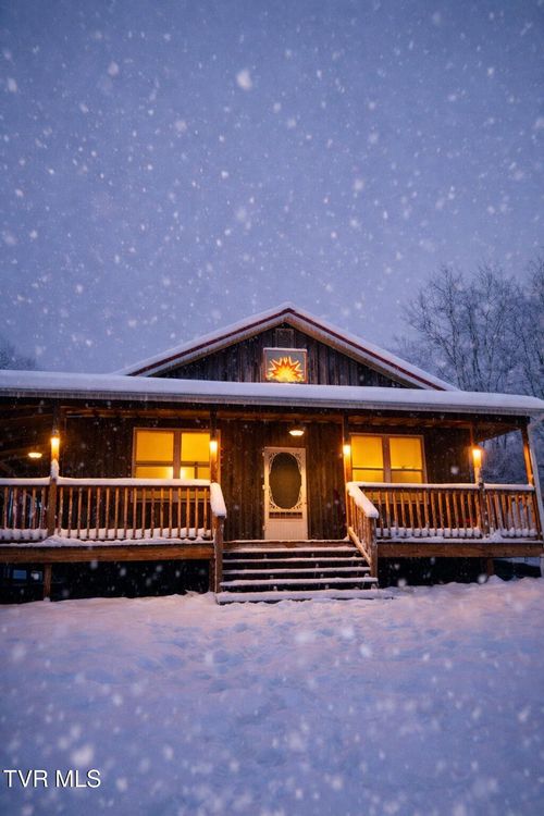 36091 Glove Dr, Glade Spring, VA, 24340-4645 | Card Image