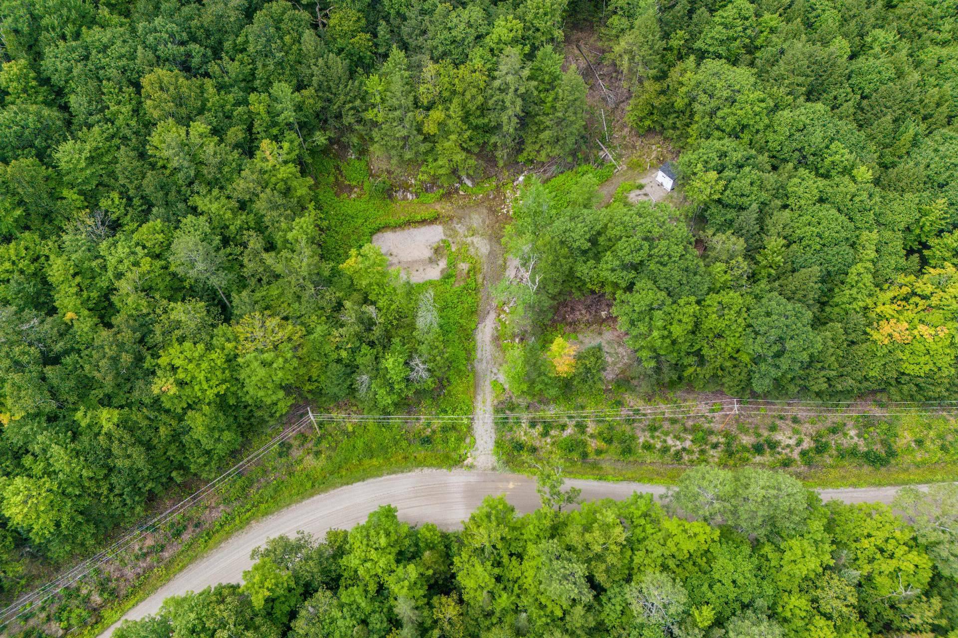 Land in Val-des-Monts 2
