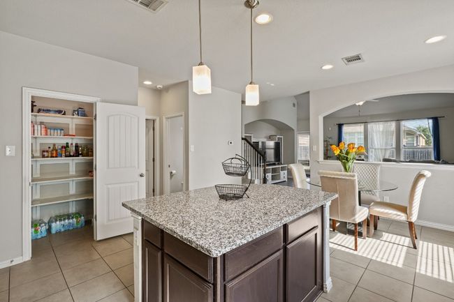 5679 Corsica Loop, House other with 4 bedrooms, 3 bathrooms and null parking in Round Rock TX | Image 6