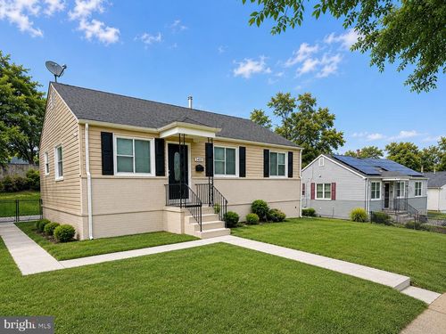 5405 Morton Pl, RIVERDALE, MD, 20737-3034 | Card Image