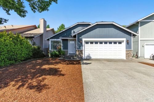 7417 Mitchell Dr, Rohnert Park, CA, 94928-3635 | Card Image