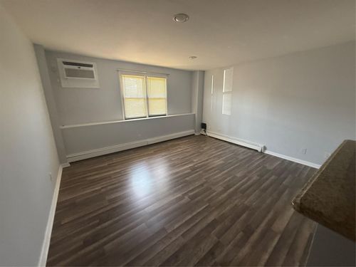apt-103-1219 2nd Ave, New Hyde Park, NY, 11040-4924 | Card Image