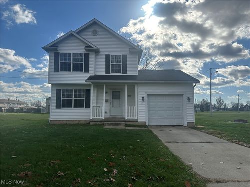 9598 Greenmeadow Rd, Windham, OH, 44288-1357 | Card Image