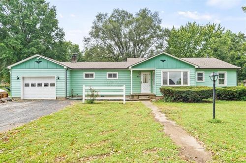 111 Park Ave, Buckner, MO, 64016-9787 | Card Image