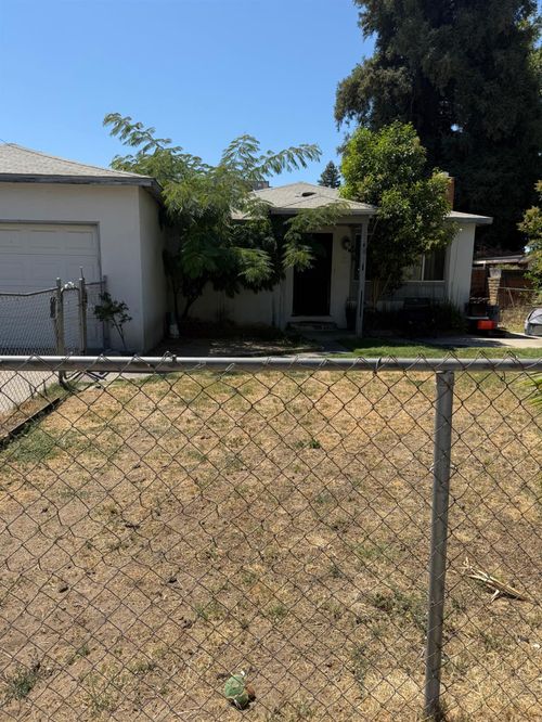 7181 Pine St, Winton, CA, 95388-9389 | Card Image