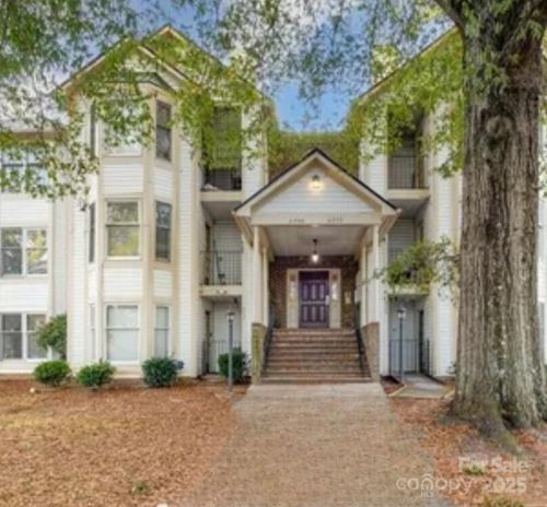 6260 Rosecroft Dr, Charlotte, NC, 28215-3681 | Card Image