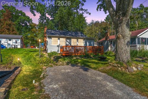 1621 Greenwood Ct, Brooklyn, MI, 49230-9259 | Card Image