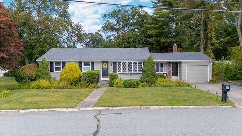 1 Mulberry Ln, Lincoln, RI, 02865-2217 | Card Image