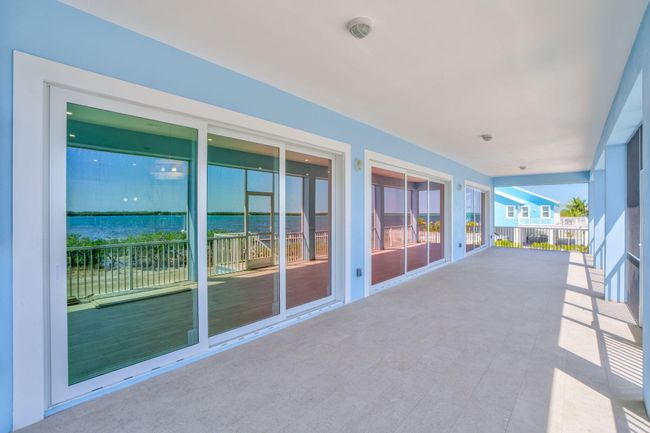 Screened Veranda | Image 33