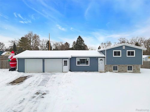 9488 Brookway Ct, Goodrich, MI, 48438-9427 | Card Image