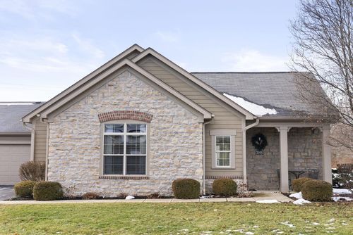 7055 Falls View Cir, Delaware, OH, 43015-6024 | Card Image