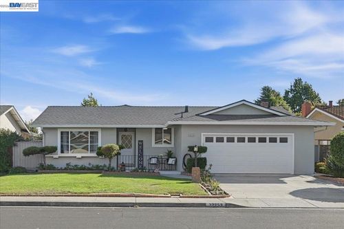 32253 Devonshire St, Union City, CA, 94587-1843 | Card Image