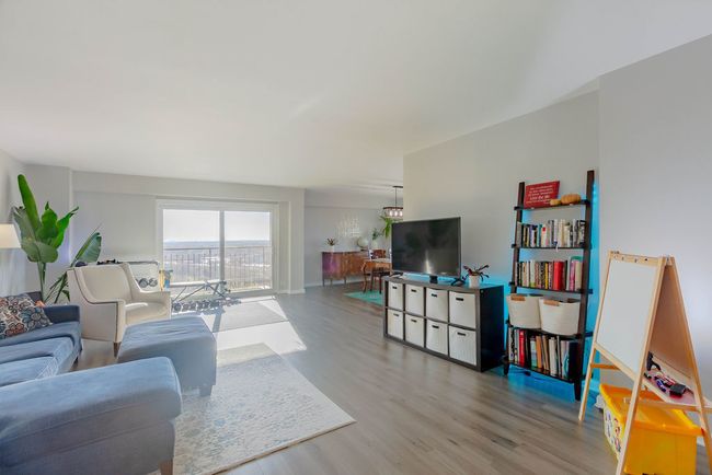 APT-1402 - 7141 N Kedzie Ave, Condo with 3 bedrooms, 2 bathrooms and 2 parking in CHICAGO IL | Image 7