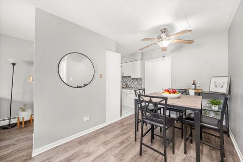 apt-2c-11000 Central Ave, Chicago Ridge, IL, 60415-2435 | Card Image