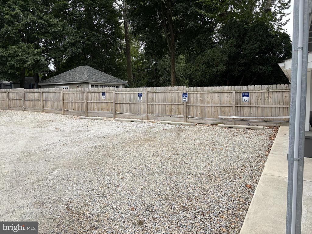 Residential Lease in LANSDOWNE 3