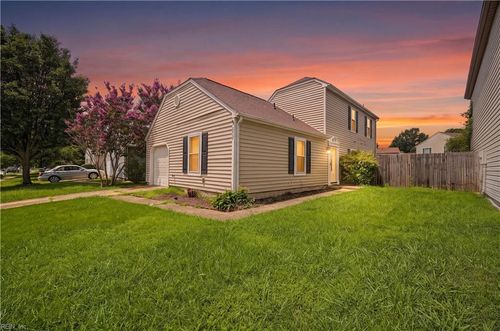 827 Chimney Hill Pkwy, Virginia Beach, VA, 23462-6940 | Card Image