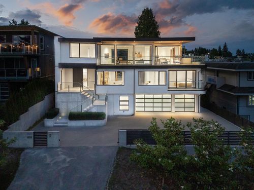 15493 Royal Ave, White Rock, BC, V4B1N4 | Card Image