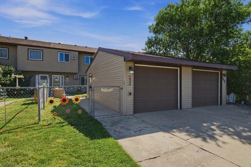 233 19th St E, West Fargo, ND, 58078-2365 | Card Image