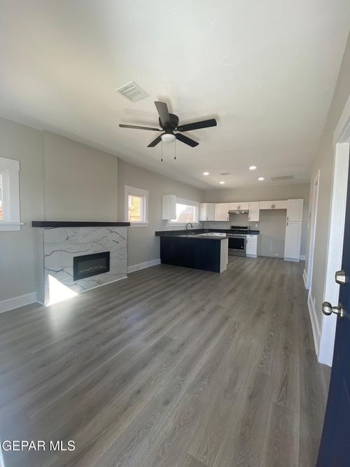 1911 - 1907 Grandview Ave, El Paso, TX, 79902-5113 | Card Image