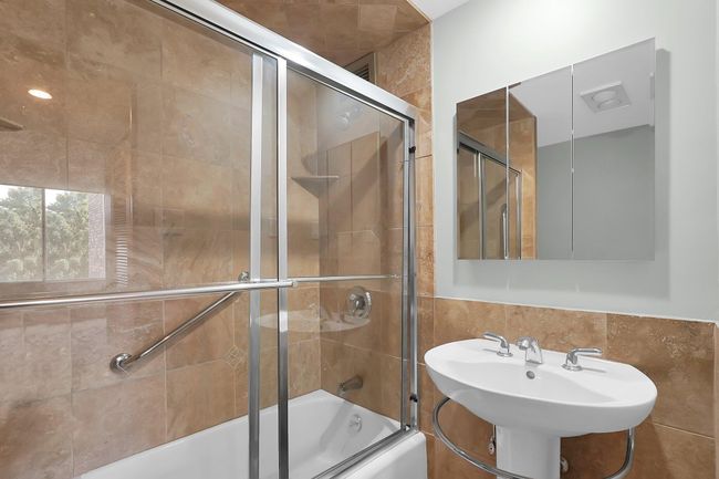 APT-511 - 1000 Urlin Ave, Condo with 2 bedrooms, 2 bathrooms and null parking in Grandview Heights OH | Image 18