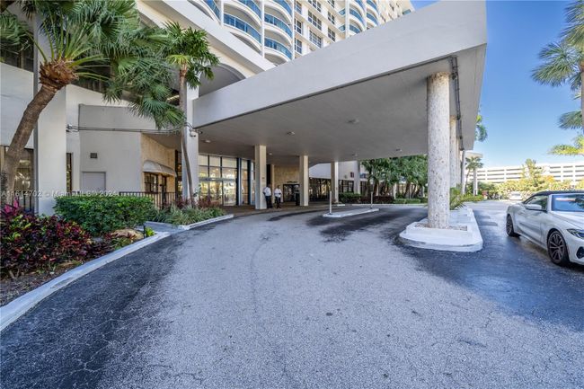 721 - 3800 S Ocean Dr, Condo with 2 bedrooms, 2 bathrooms and null parking in Hollywood FL | Image 38