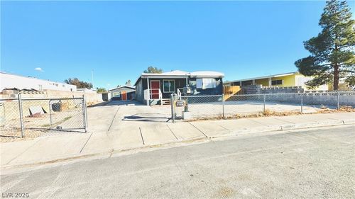 3462 Huerta Dr, Las Vegas, NV, 89121-2832 | Card Image