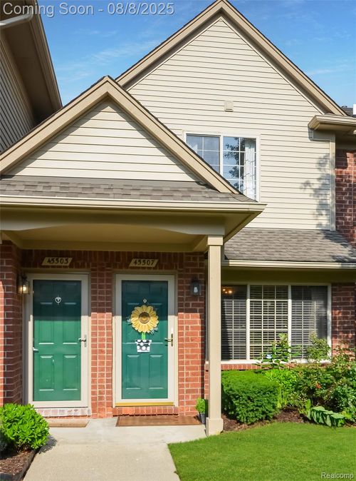 45507 Hidden View Ct, Utica, MI, 48315-5920 | Card Image